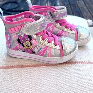 Light up - Disney - Minnie Mouse shoes - Toddler size 7
